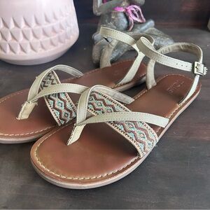 TOMS tan & blue embroidered Sandals size 8.5